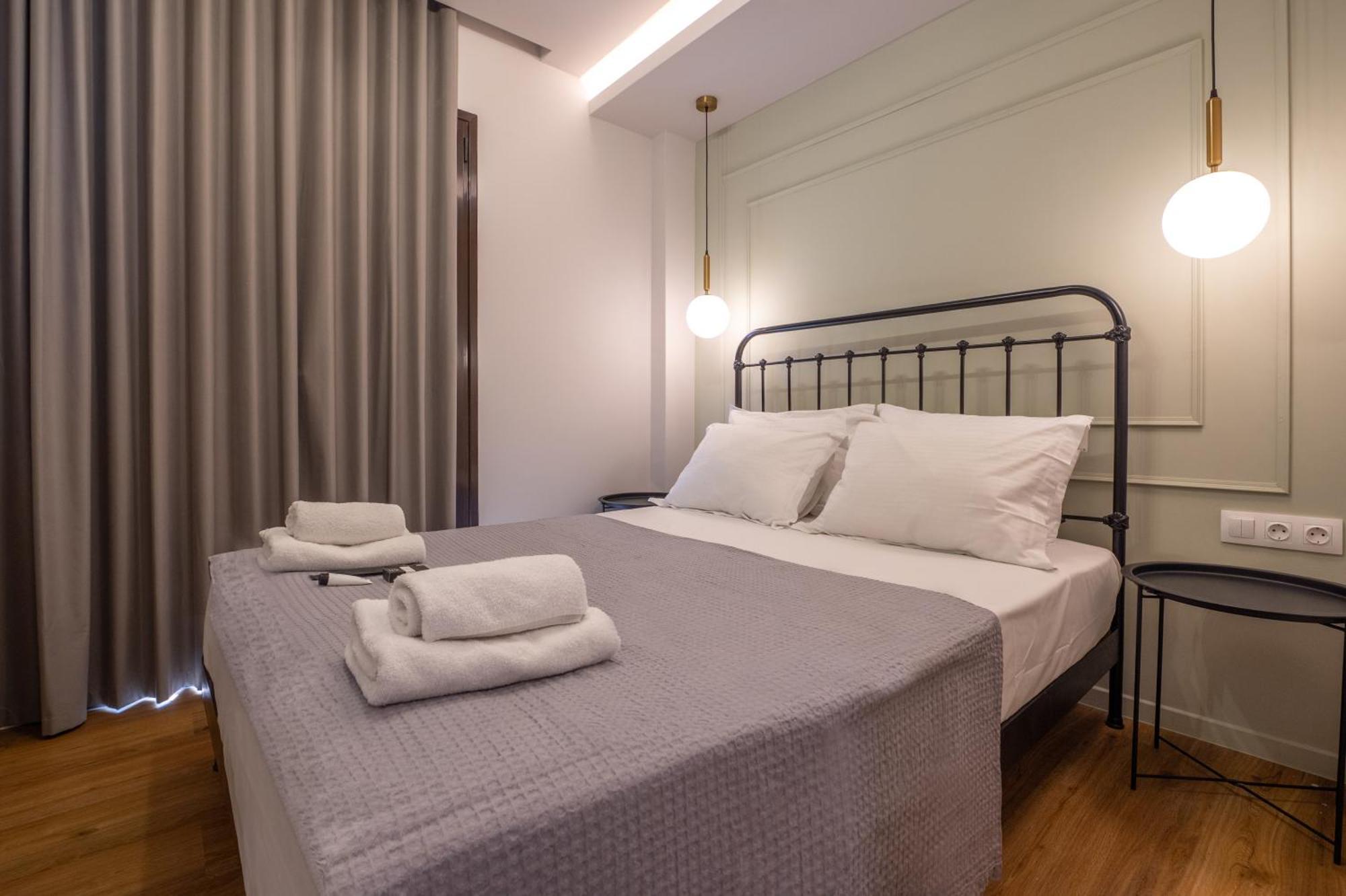 Live Life Plaka Apartment Athena Bagian luar foto