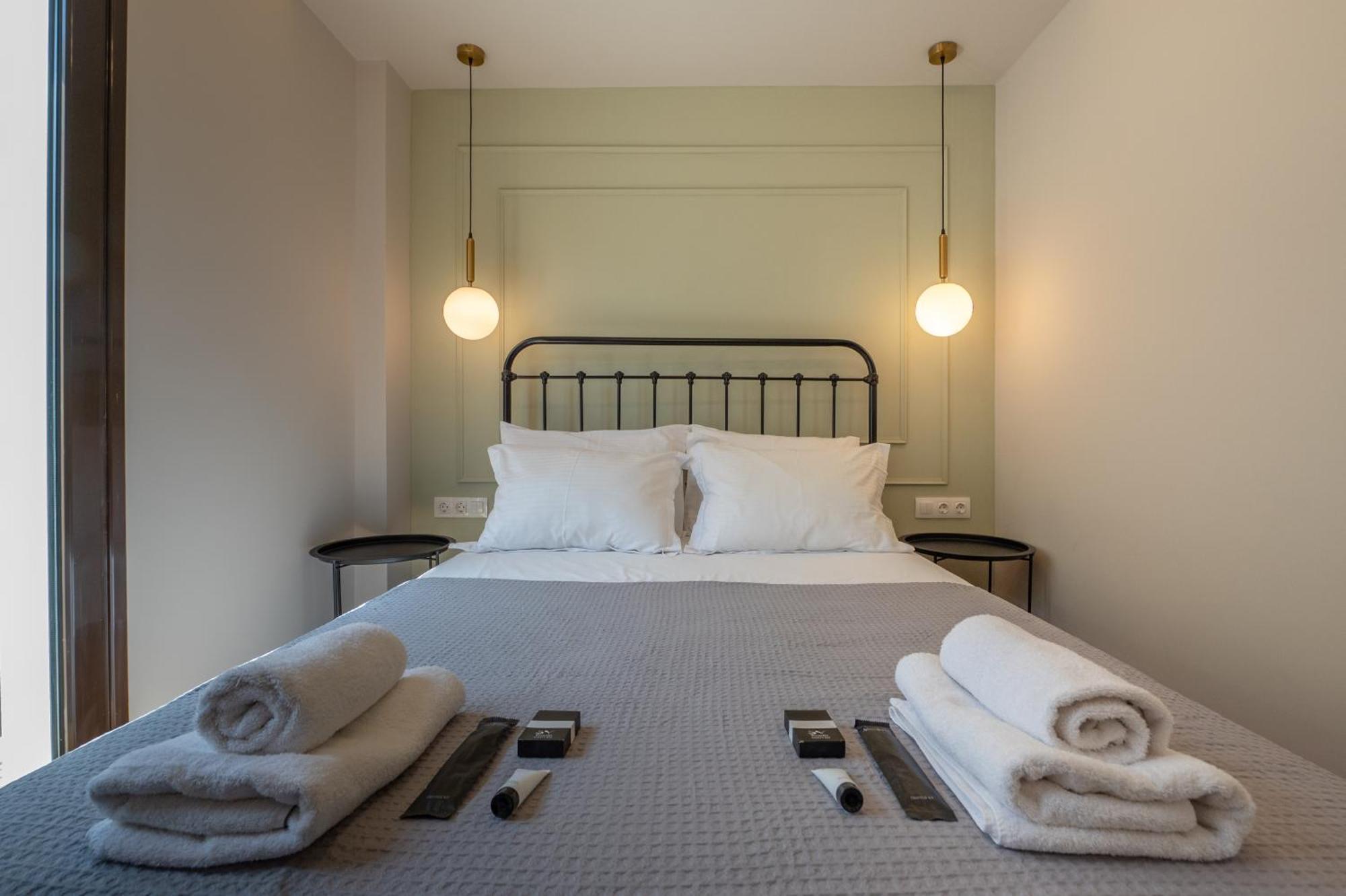 Live Life Plaka Apartment Athena Bagian luar foto