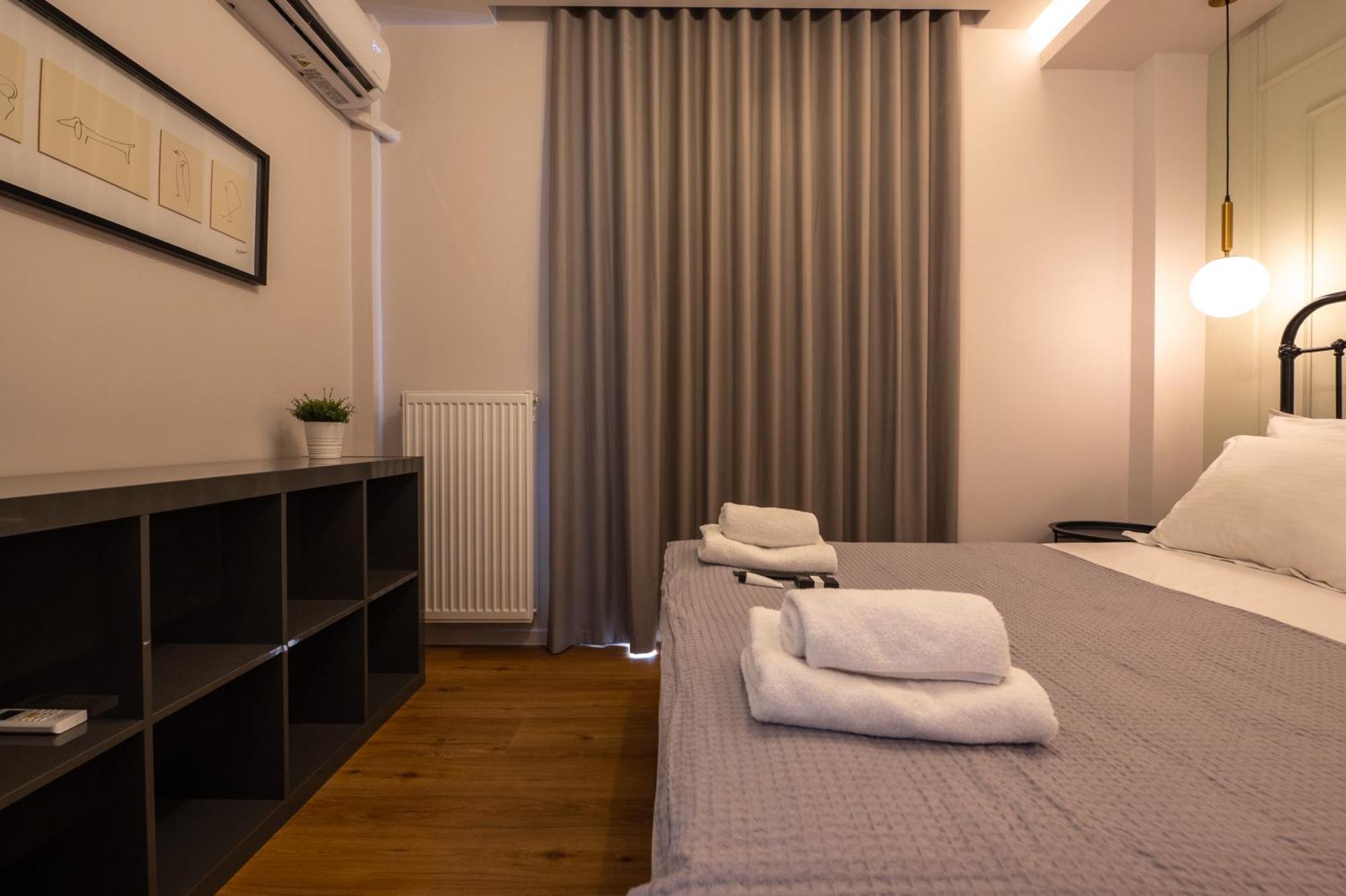 Live Life Plaka Apartment Athena Bagian luar foto