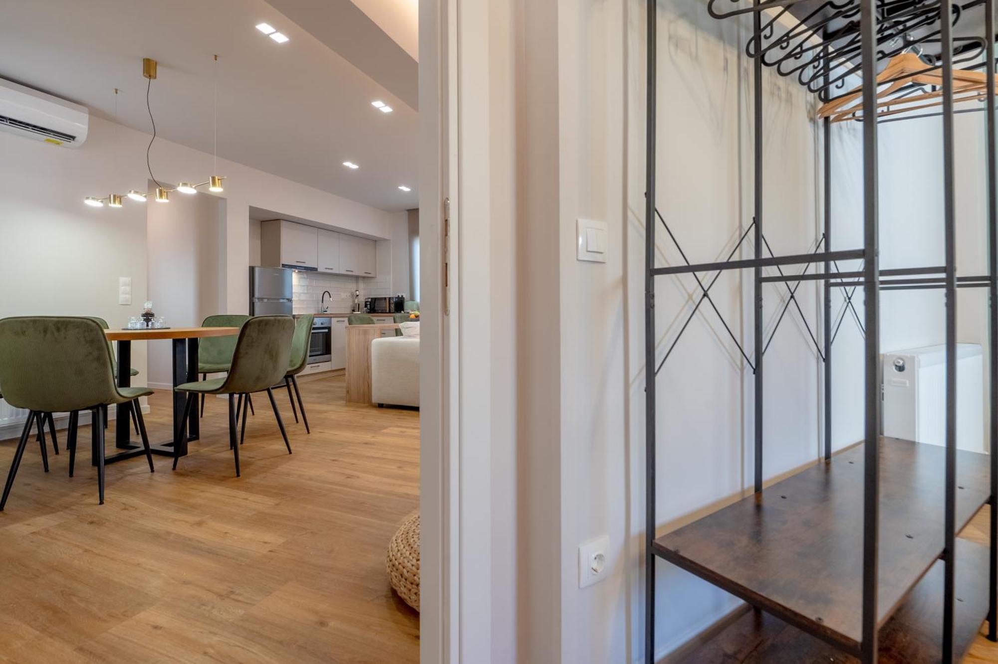 Live Life Plaka Apartment Athena Bagian luar foto