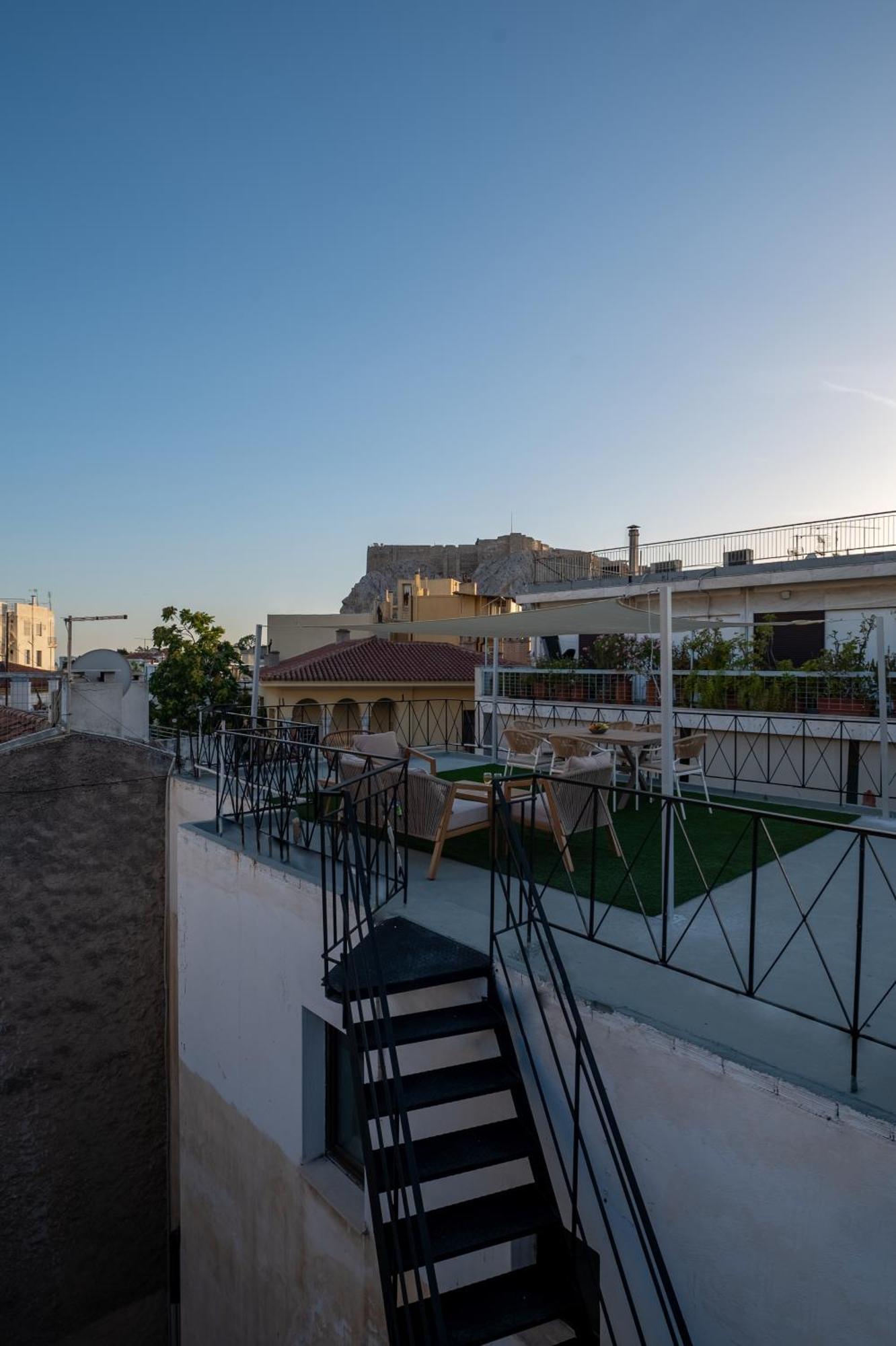 Live Life Plaka Apartment Athena Bagian luar foto