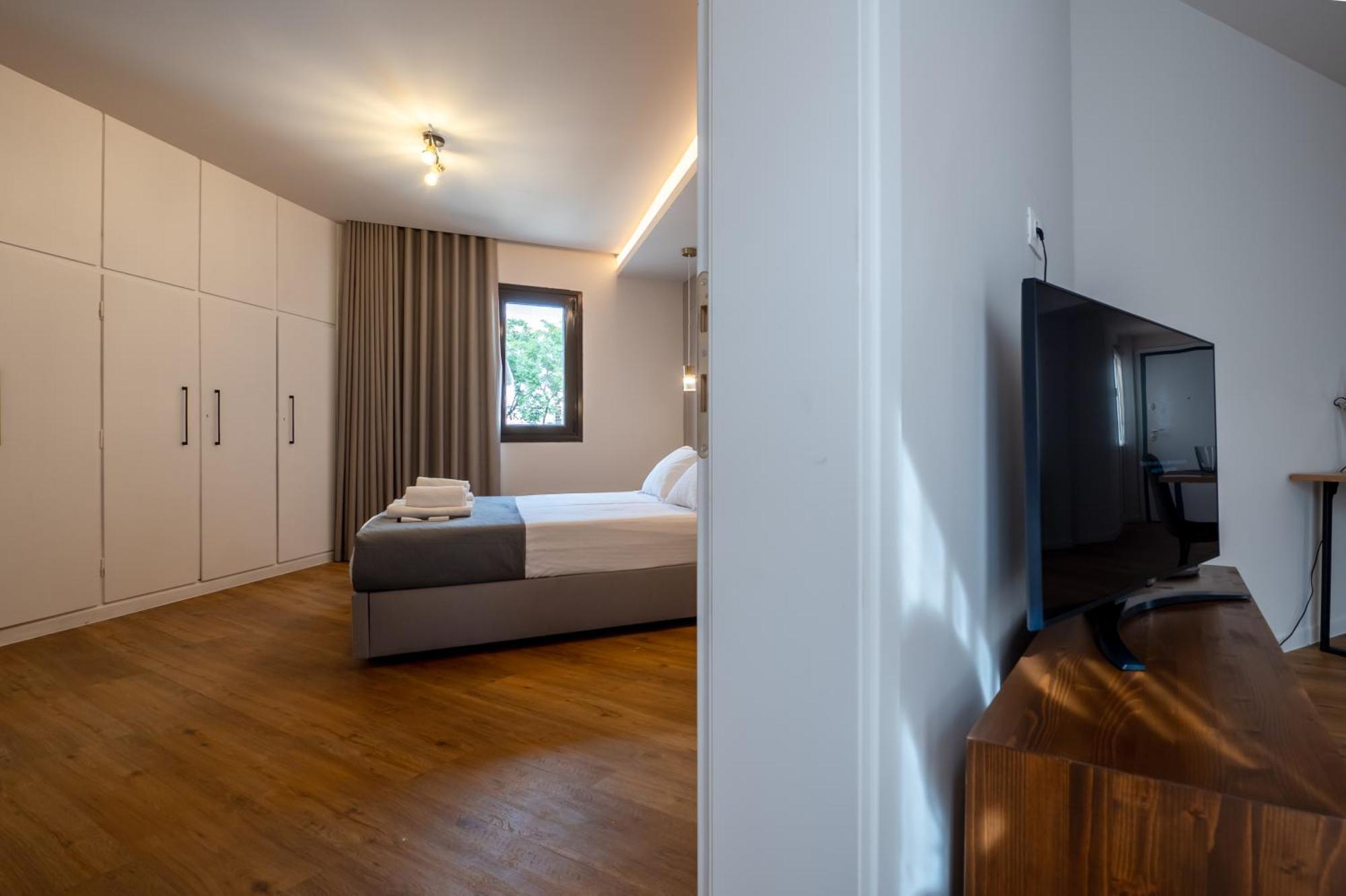 Live Life Plaka Apartment Athena Bagian luar foto